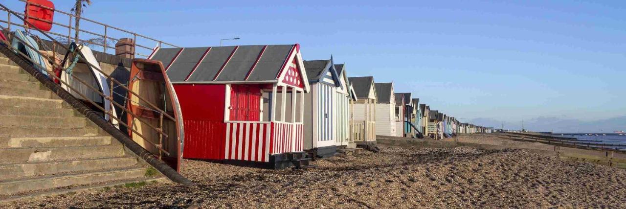 Seafront Suites - Close To Beach, Train Station & Southend Airport Southend-on-Sea Exterior photo